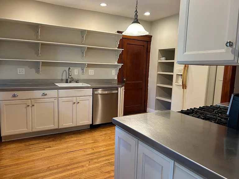 22 Prospect St #1 — Photo 4