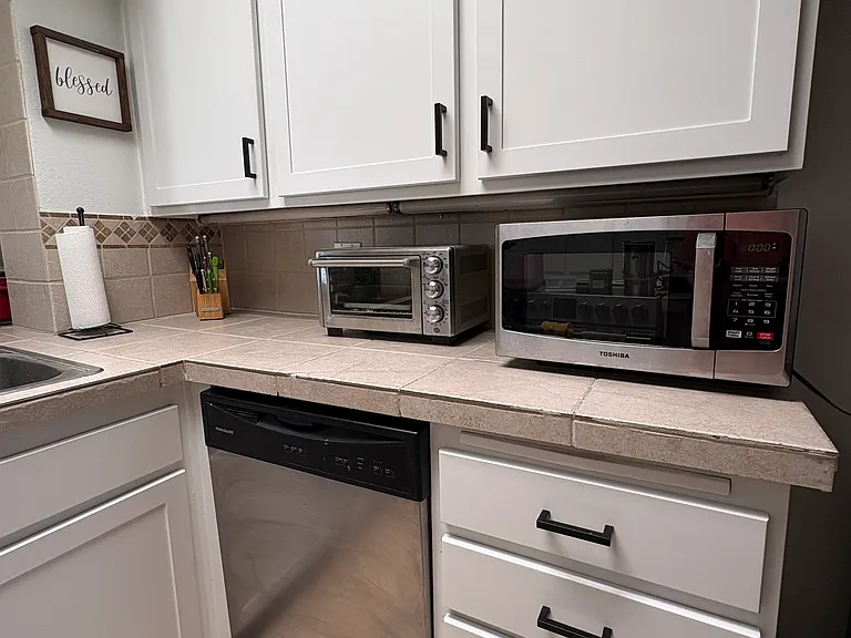 1019 E Manhatton Dr — Photo 11
