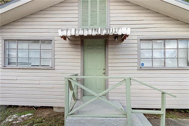 402 Deckbar Ave — Photo 2