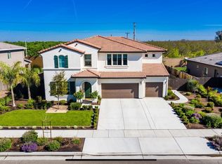 1138 W Quail Rock Way, Hanford, CA 93230