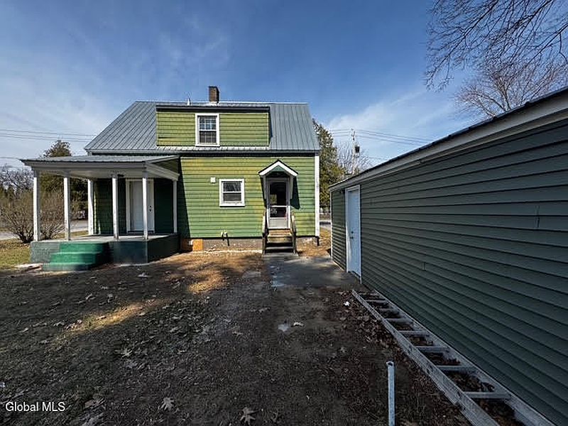 5th image of 32 Gates Avenue