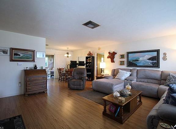 3rd image of 27630 Garrett St