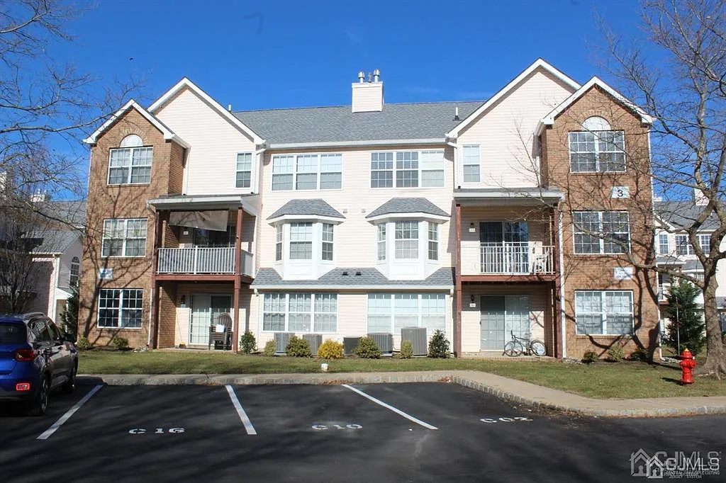 2 bed, 2.0 bath, $2,375 — Photo 1