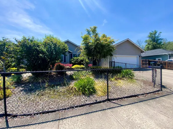 2409 SE Chinaberry Ave, Roseburg, OR 97470
