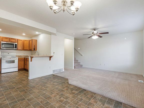 5th image of 1000 E Bluff View Dr Unit 61