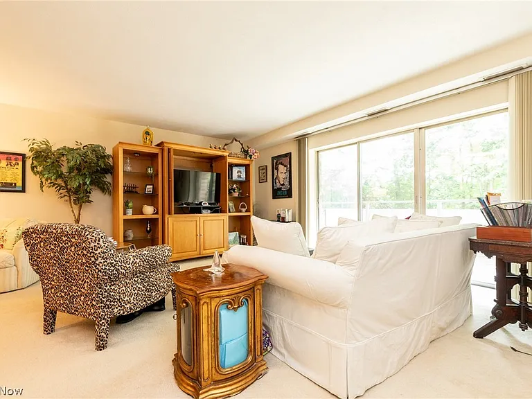 2112 Acacia Park Dr #220 — Photo 3