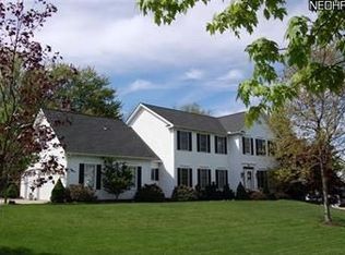 84 Stratford Rd, Hudson, OH 44236