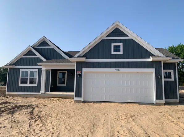978 Ellerston St NW #33, Comstock Park, MI 49321