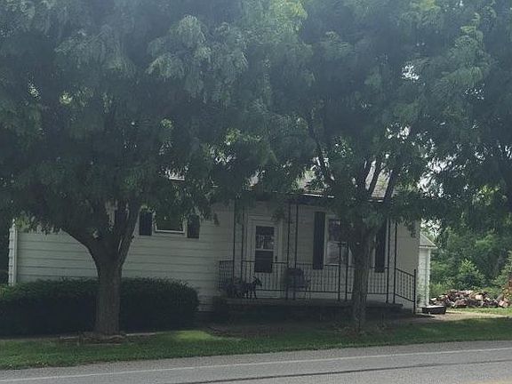 2nd image of 101 N Main St