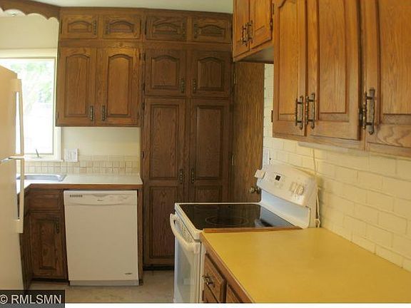 5th image of 3519 Cleveland St NE