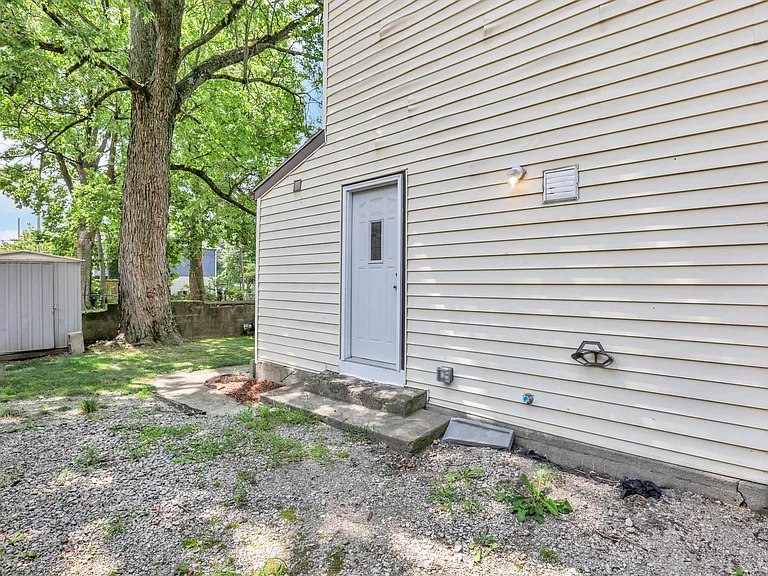 258 Allen Ave — Photo 32