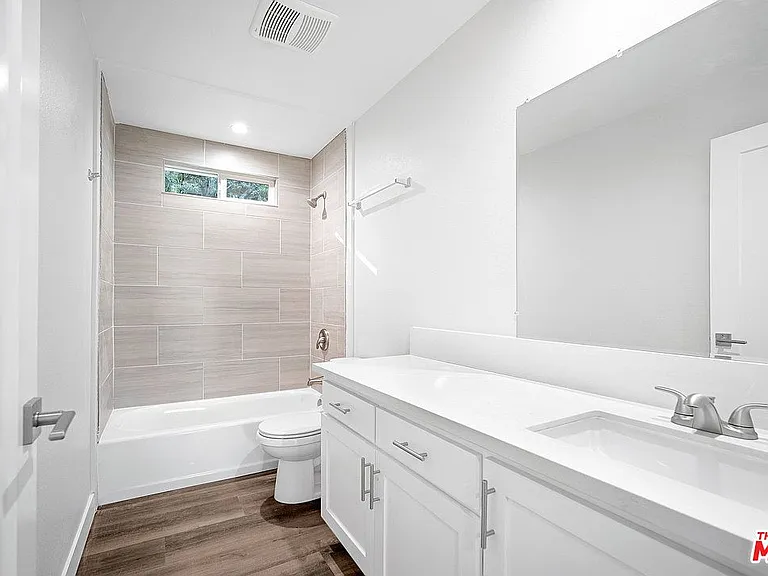 Saticoy Villas — Photo 9