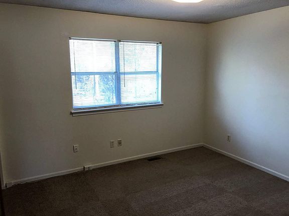 4th image of 137 Leila Ln #A