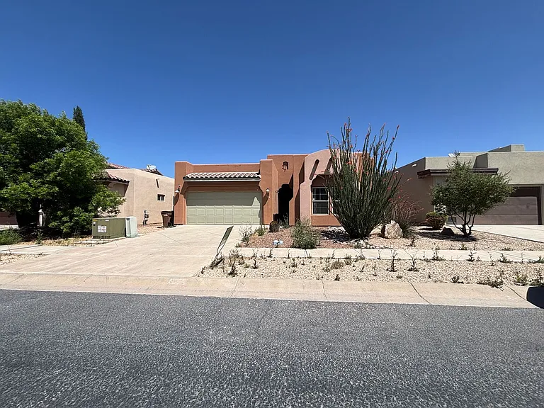 3635 Santa Cecilia Ave — Photo 1