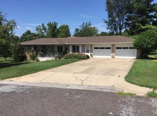 320 Hazel St, Monett, MO 65708