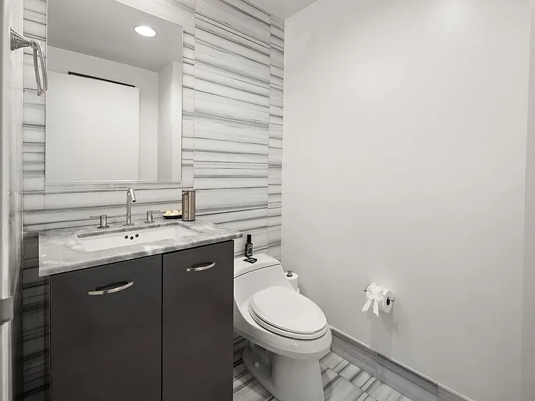 2 2nd St #2403 — Photo 16