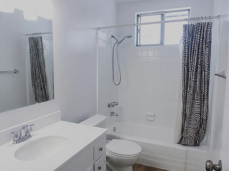 724 N Sweetzer Ave #7 — Photo 7