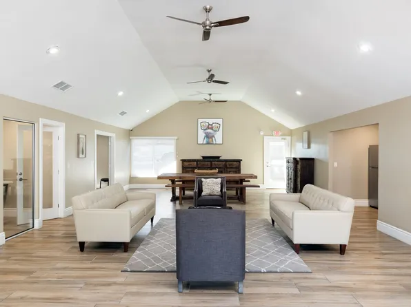 Casa Grande Apartments