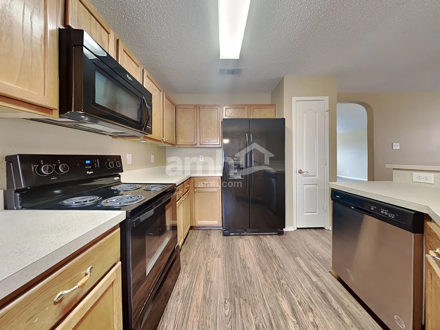 4 bed, 2.0 bath, 2130 sqft, $2,445 — Photo 3