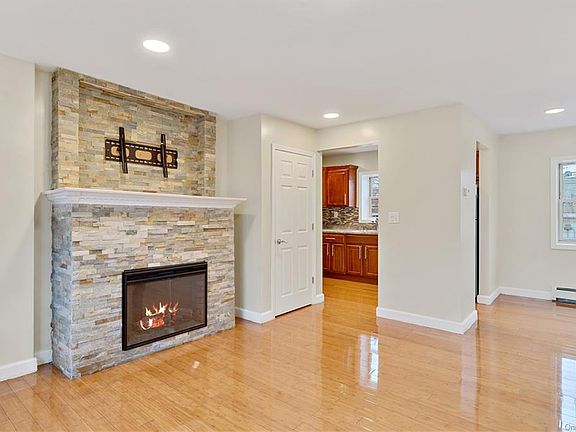 5th image of 2895 Ely Ave #2