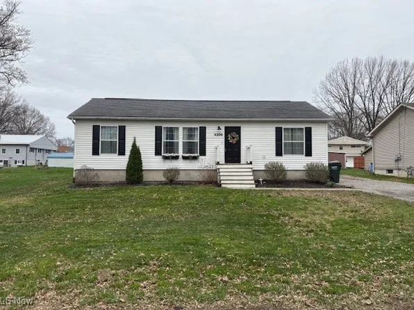 4206 Greenford Ave SW, Massillon, OH 44646