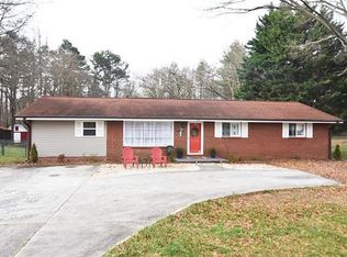 64 26th Ave NE, Hickory, NC 28601