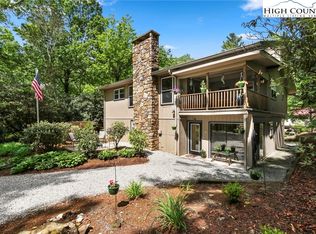 36 Rhododendron Loop, Newland, NC 28657