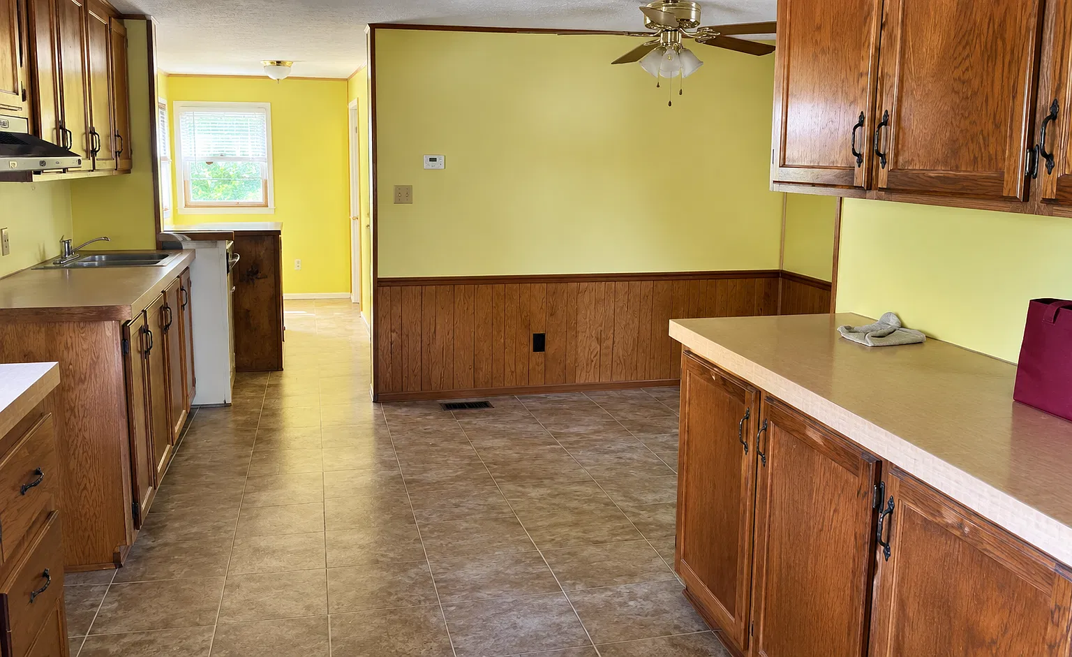 3 bed, 1.5 bath, 1188 sqft, $1,050 — Photo 3