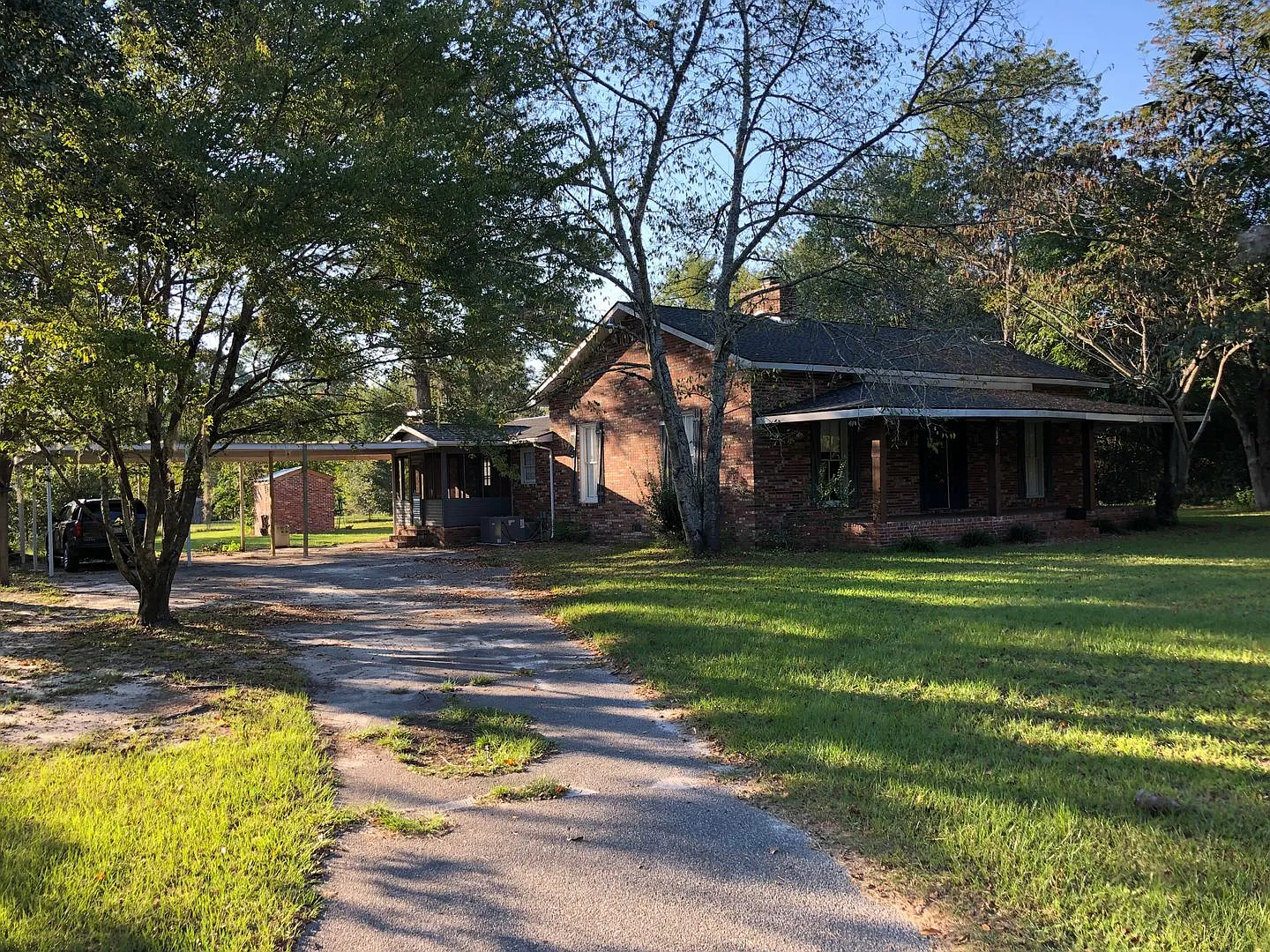Spacious Three Bedroom, Two Bath Home — Photo 2