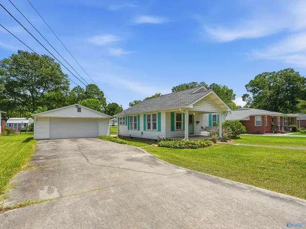 805 S Market St, Scottsboro, AL 35768