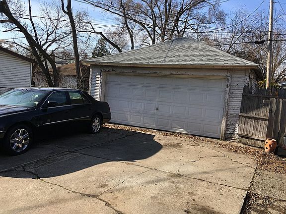 3rd image of 7517 Mettetal St
