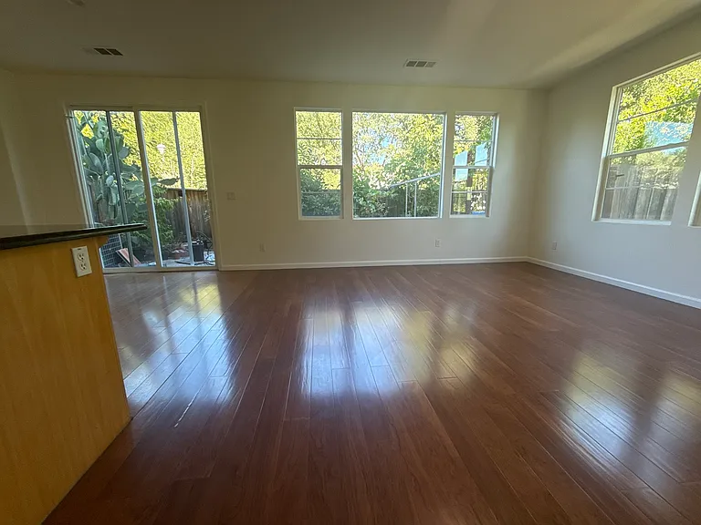 26 Channi Ct — Photo 6