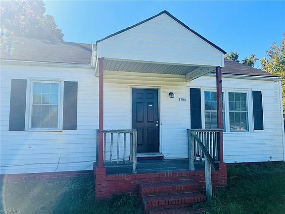 2nd image of 3704 Heath St