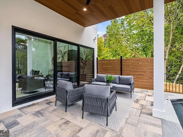 19 Spruell Springs Rd — Photo 15