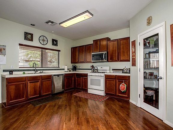 5th image of 15146 W Cameron Dr
