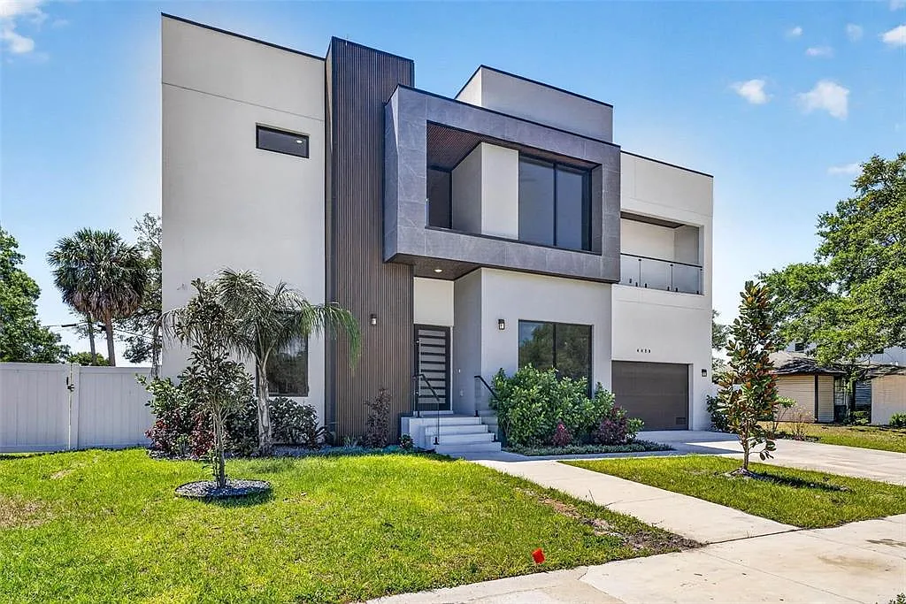 4 bed, 4.5 bath, 4465 sqft, $13,000 — Photo 1
