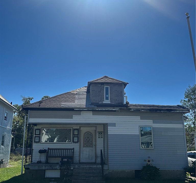1st image of 313 W Maple St
