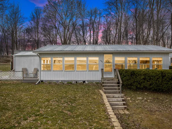 159 Tuttle Park Dr, Sherwood, MI 49089