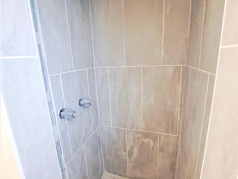 1309 N La Brea Ave #A — Photo 22