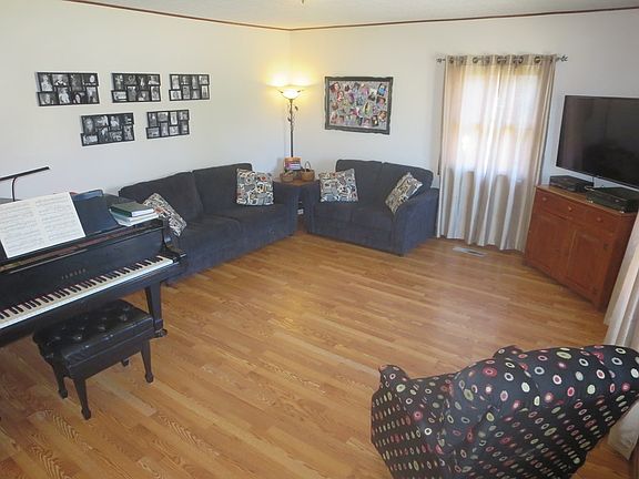 5th image of 607 W Friedman St
