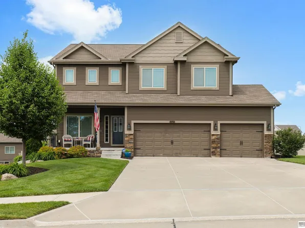 14702 S 22nd St, Bellevue, NE 68123