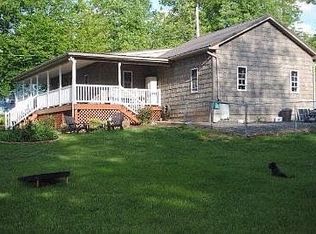 3 Trout Ln, Pine Grove, PA 17963
