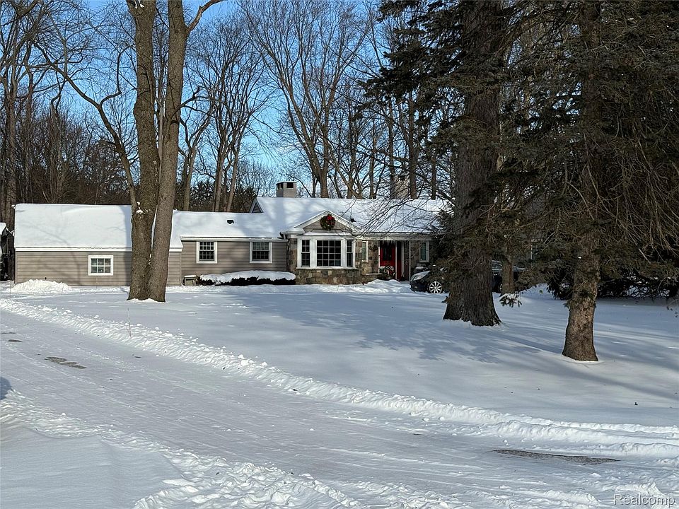 1st image of 6266 Hills Dr