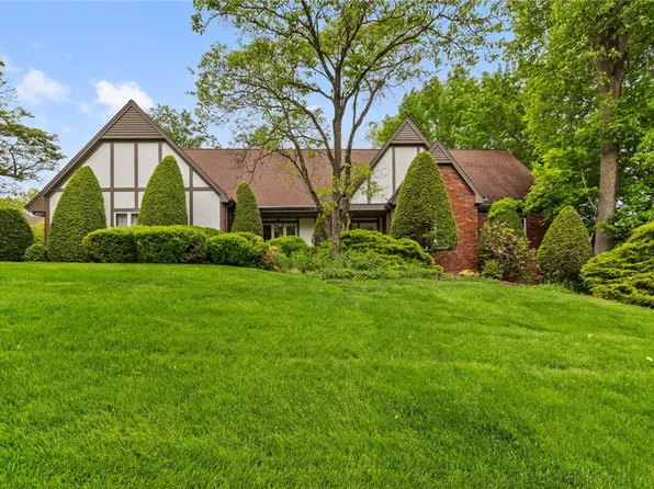 102 Brandywine Dr, McMurray, PA 15317