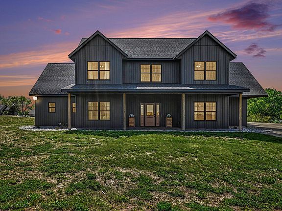 2nd image of 19347 Lake Volney Cir