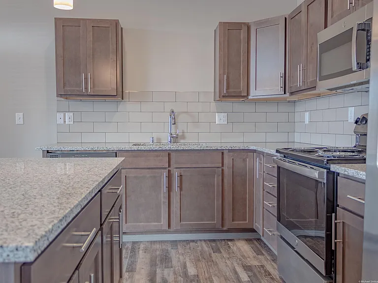 14723 E 30th Ave — Photo 8