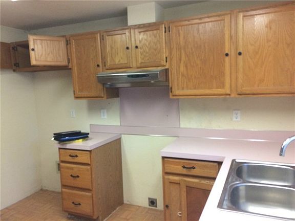 3rd image of 18318 Rockwood Ct SE