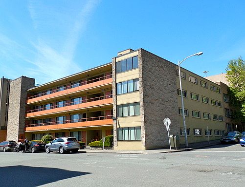 1st image of 1120 NE 43rd St APT 303