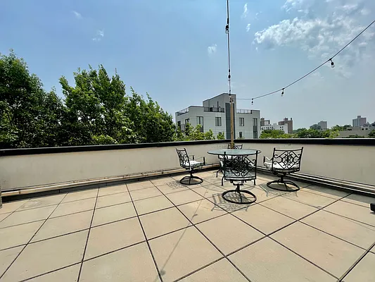 Rented by ERNY LLC | media 60