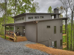 2 Deer Crest Rd, Blue Ridge, GA 30513